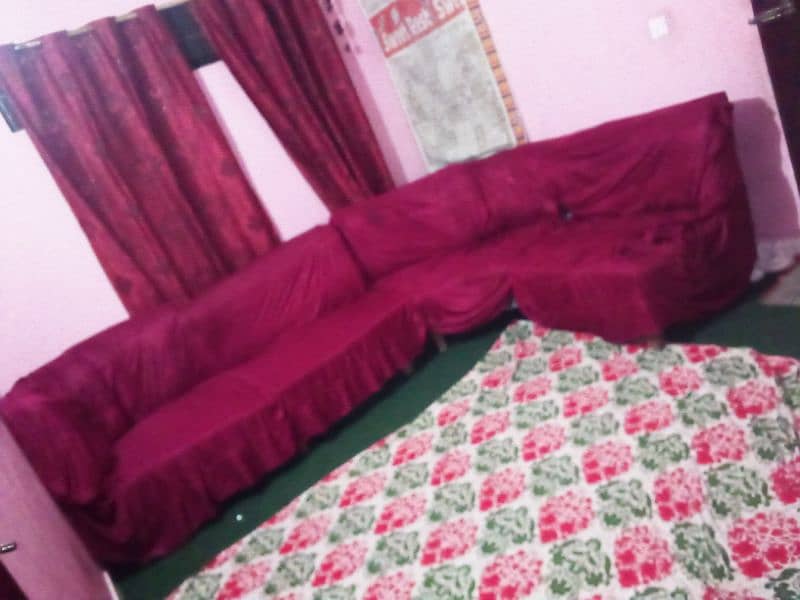 used soffa set color grey hai with cover bhi hai red 0