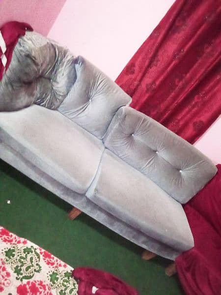used soffa set color grey hai with cover bhi hai red 2