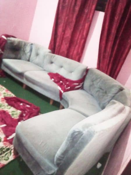 used soffa set color grey hai with cover bhi hai red 4