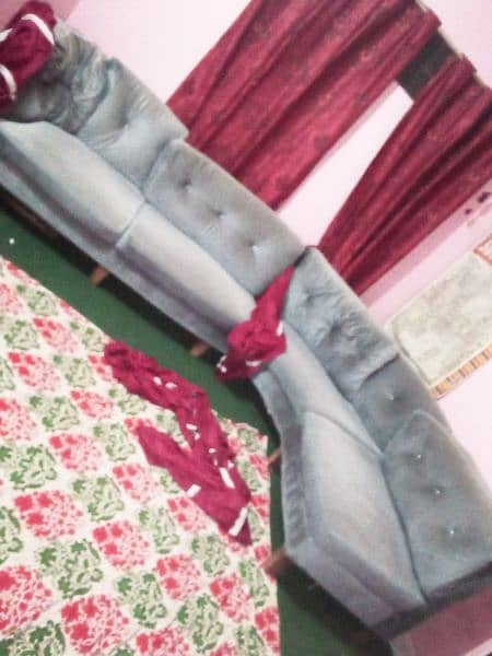 used soffa set color grey hai with cover bhi hai red 5