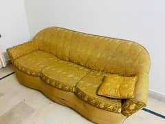 Sofa set with maze