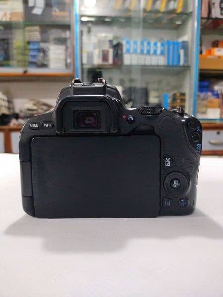 Canon 200D With 18-55mm Lens 2