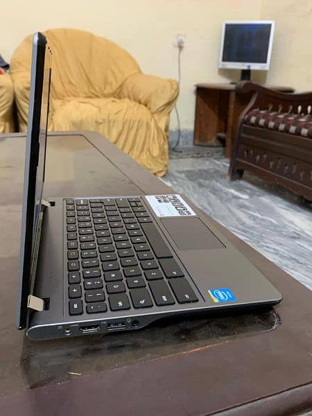 Laptop Acer c740  windows 10pro 4gb ram 128gb ssd 2