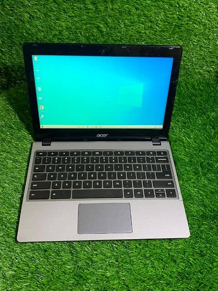 Laptop Acer c740  windows 10pro 4gb ram 128gb ssd 5