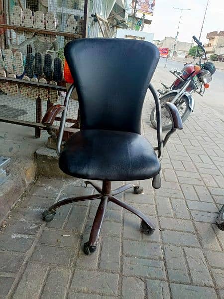 office chair in  good condition (WhatsApp contact:03029661474) 1