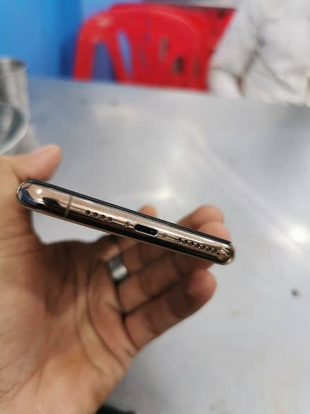 iPhone 11 pro max 256gb PTA aproved Exchange possible 4