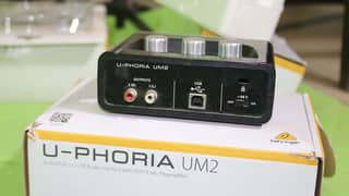 Behringer U-phoria UM2