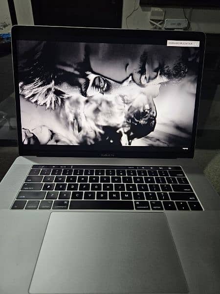 Macbook Pro 2017 15inch model 0