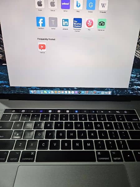 Macbook Pro 2017 15inch model 6