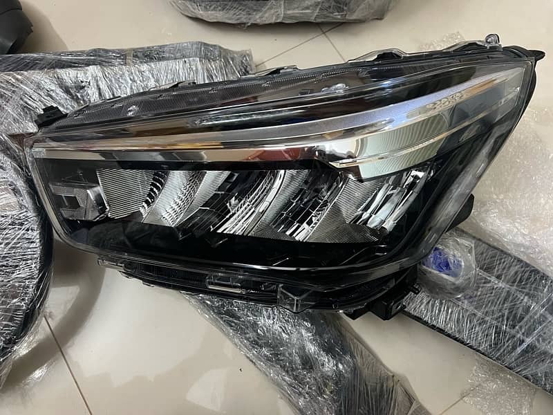 Headlights Suzuki Swift , Jimny , Dayz , Toyota Raize , 5