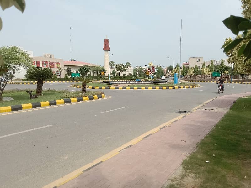 7 Marla Corner & Facing Park Is Available For Sale In Bahria Nasheman Ferozpur Road Hot Location Best For Living 9