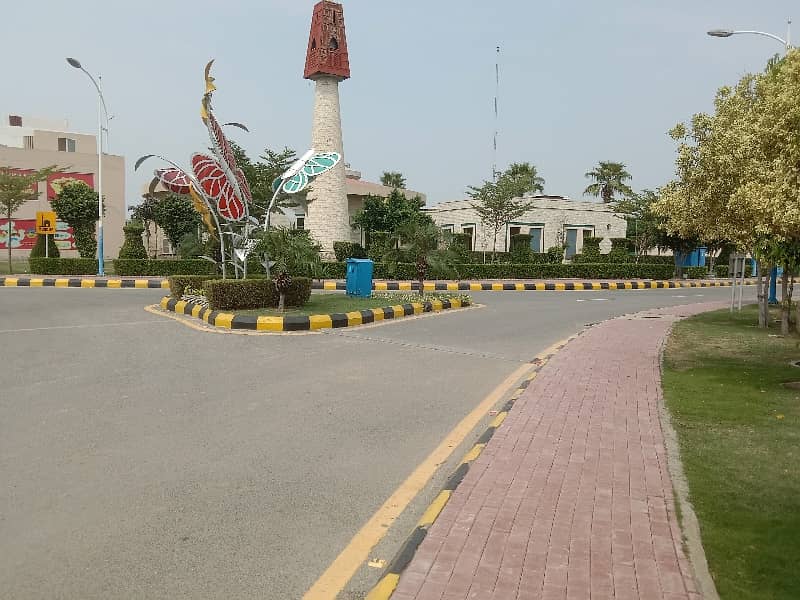 8 Marla Corner & Main Boulevard Residential Plot in Bahria Nasheman Ferozpur Road, Close to Park and Masjid 1