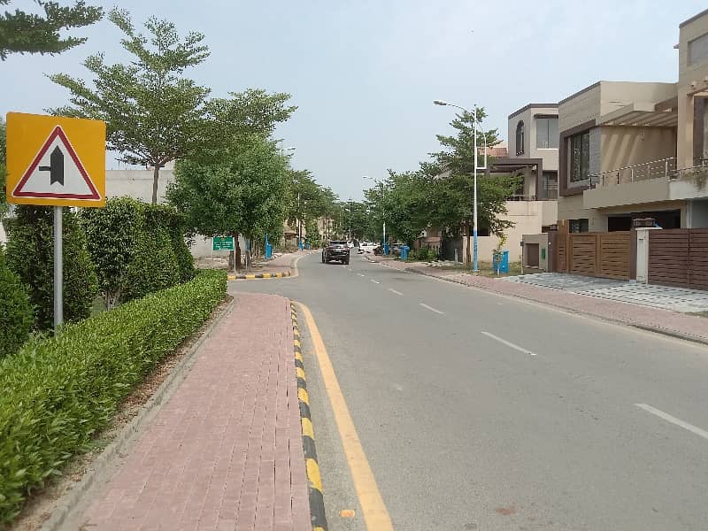 8 Marla Corner & Main Boulevard Residential Plot in Bahria Nasheman Ferozpur Road, Close to Park and Masjid 4