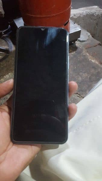 I am selling my phone good condition 8gb 256gb 3