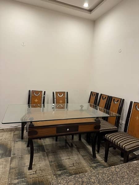 06 seater Dinning Table up for sale, unUsed and Just like brand new 2