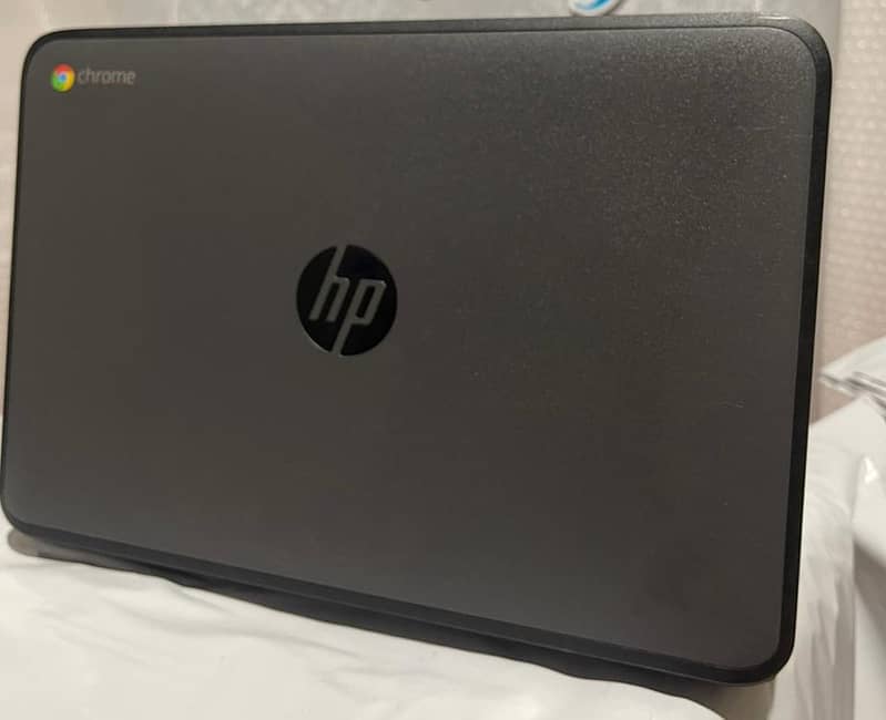 HP Chromebook 11 G4 (windows 10) 3