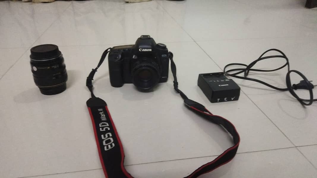 Canon 5D Mark ii - full frame professional camera 2