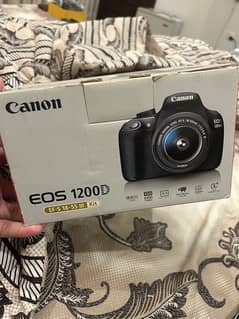 canon Eos 1200D in 10/10 condition