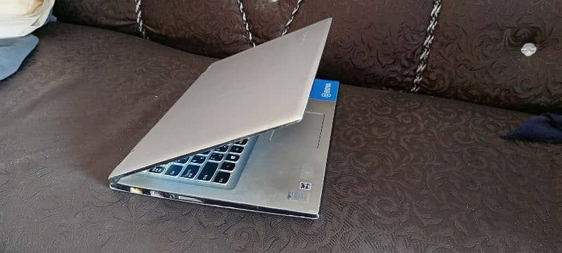 lenove i5 laptop 6