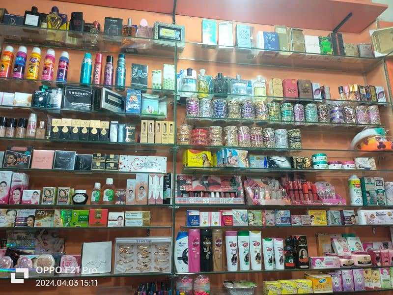 Cosmetics and Jewellery Shop for sale in excellent Location 4