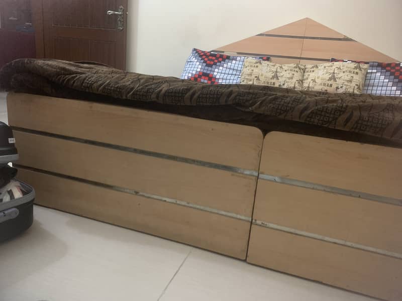 Used Beds for Sale in Karachi (single bed ) 1