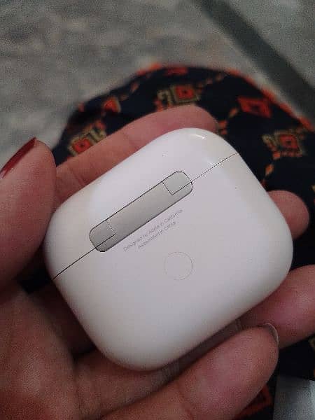 Apple A2565 Airpods third generation 1