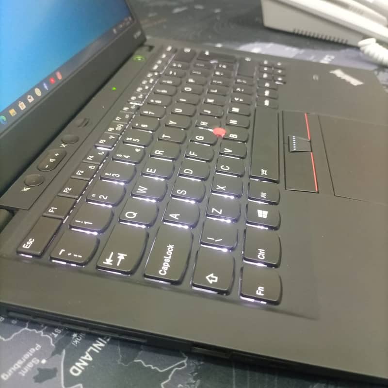 Lenovo ThinkPad X1 Carbon Core i7-3667U 3rd Gen 4GB RAM, 128GB SSD 10