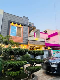 BEAUTIFUL MODERN HOUSE 2.5 YEARS OLD SECTOR D NEAR TO McDonald RAINBOW STORE Mosque