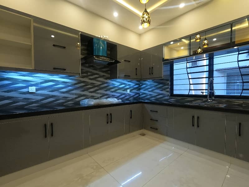 Brand New 11 Marla Owner Built House For Sale In Gulbahar Block Bahria Town Lahore 17