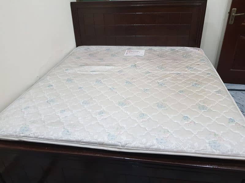 Mattress diamond supreme form spring mattress best condition 8 inches 2