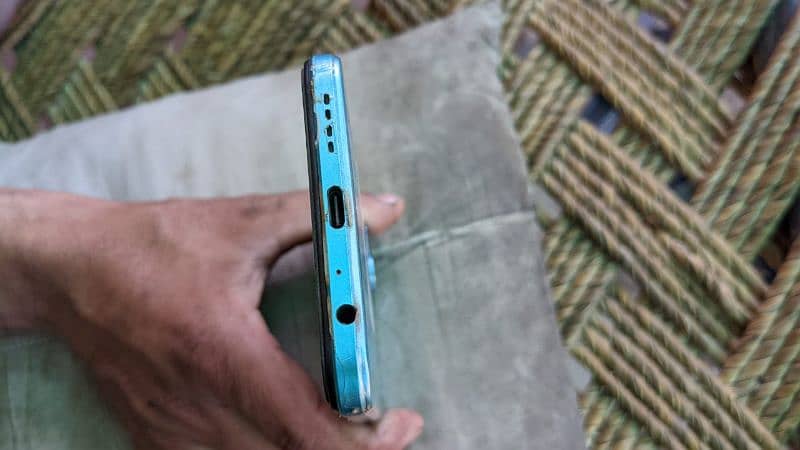 infinix note 11 with full box 4