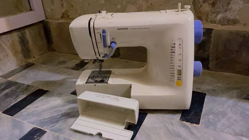 sewing machine Toyota 2