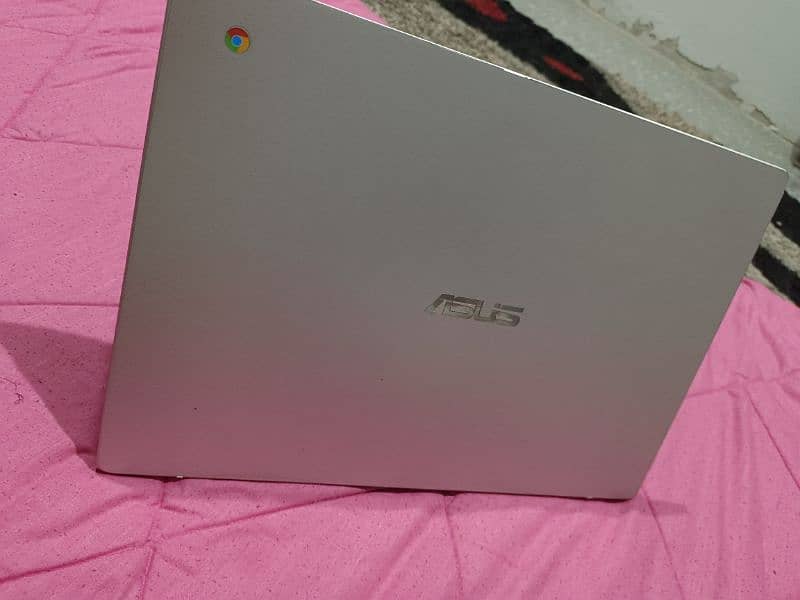 Laptop ChromeOS 9