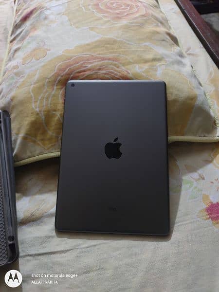 ipad 9 complet box 10 by 10 bought saudi arabia 3