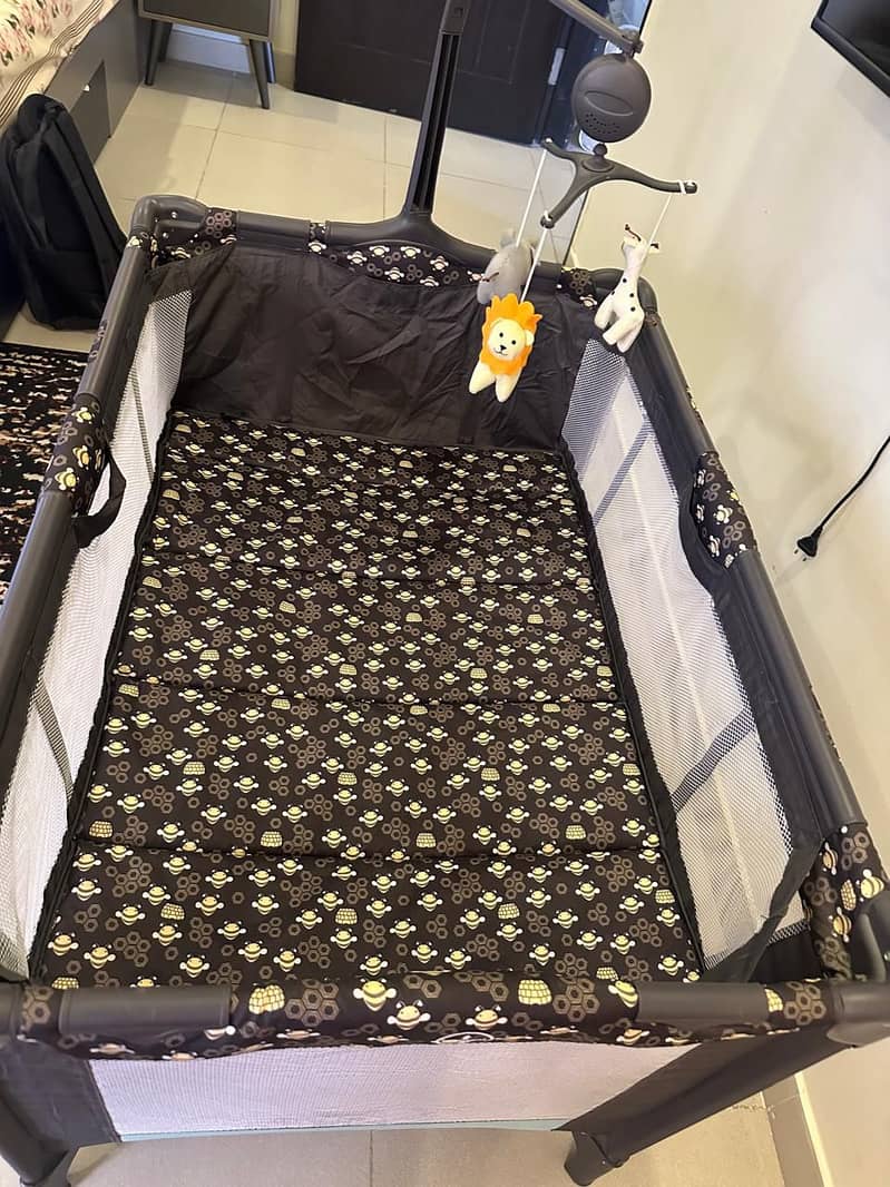 Baby Cot/ Kids beds /baby cradle / swing cot for sale 2