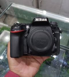 Nikon D7200 DSLR Camera with original charger strap battery