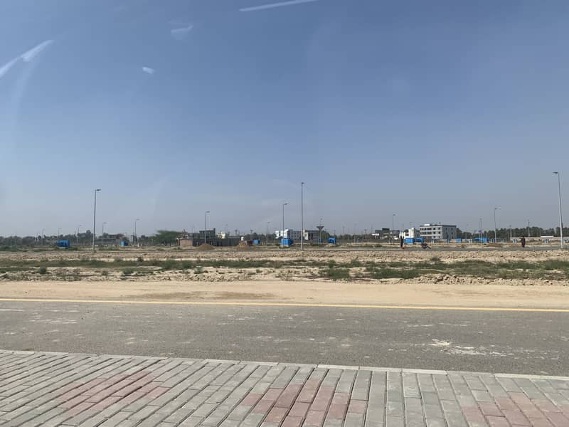 10 MARLA PLOT ON "120" FEET WIDE ROAD IN BLOCK "4Q" IS AVAILABLE FOR SALE ON COST OF LAND PRICE 17