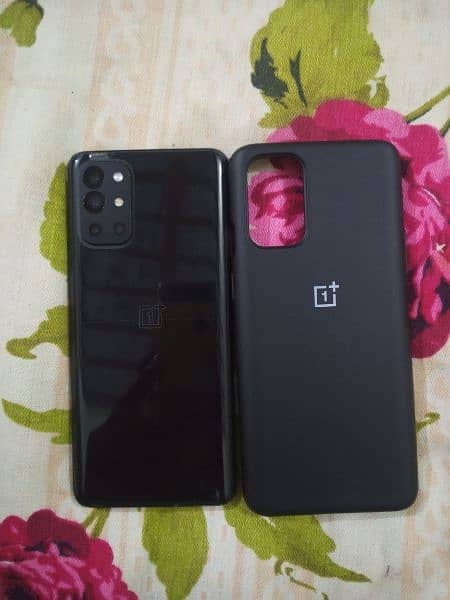 OnePlus 9R 5g 12/256 please read this add after msgs calls no EXCHANGE 1