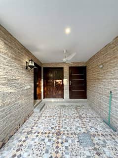 5 marla like brand new house avaliable for rent in Gardenia block bahria town lahore