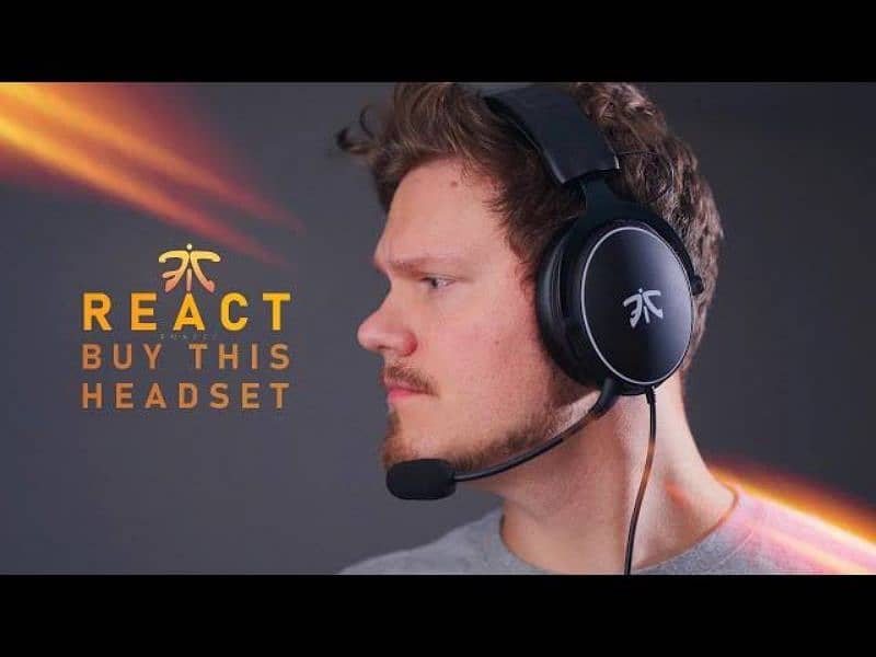 React head phone 1