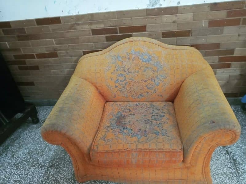 7 seater sofa in good condition 0