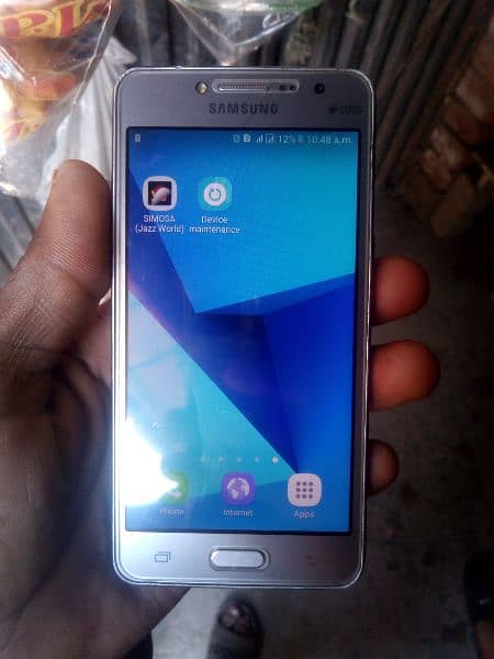 Samsung Grand prime Plus.   2GB.   8GB.   PTA proof hai  4G  spotted 6