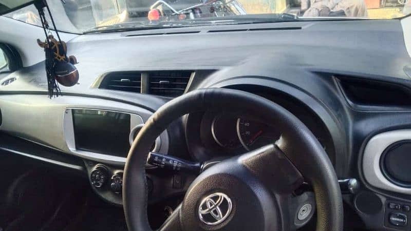 Toyota Vitz 2013/ 2018 7