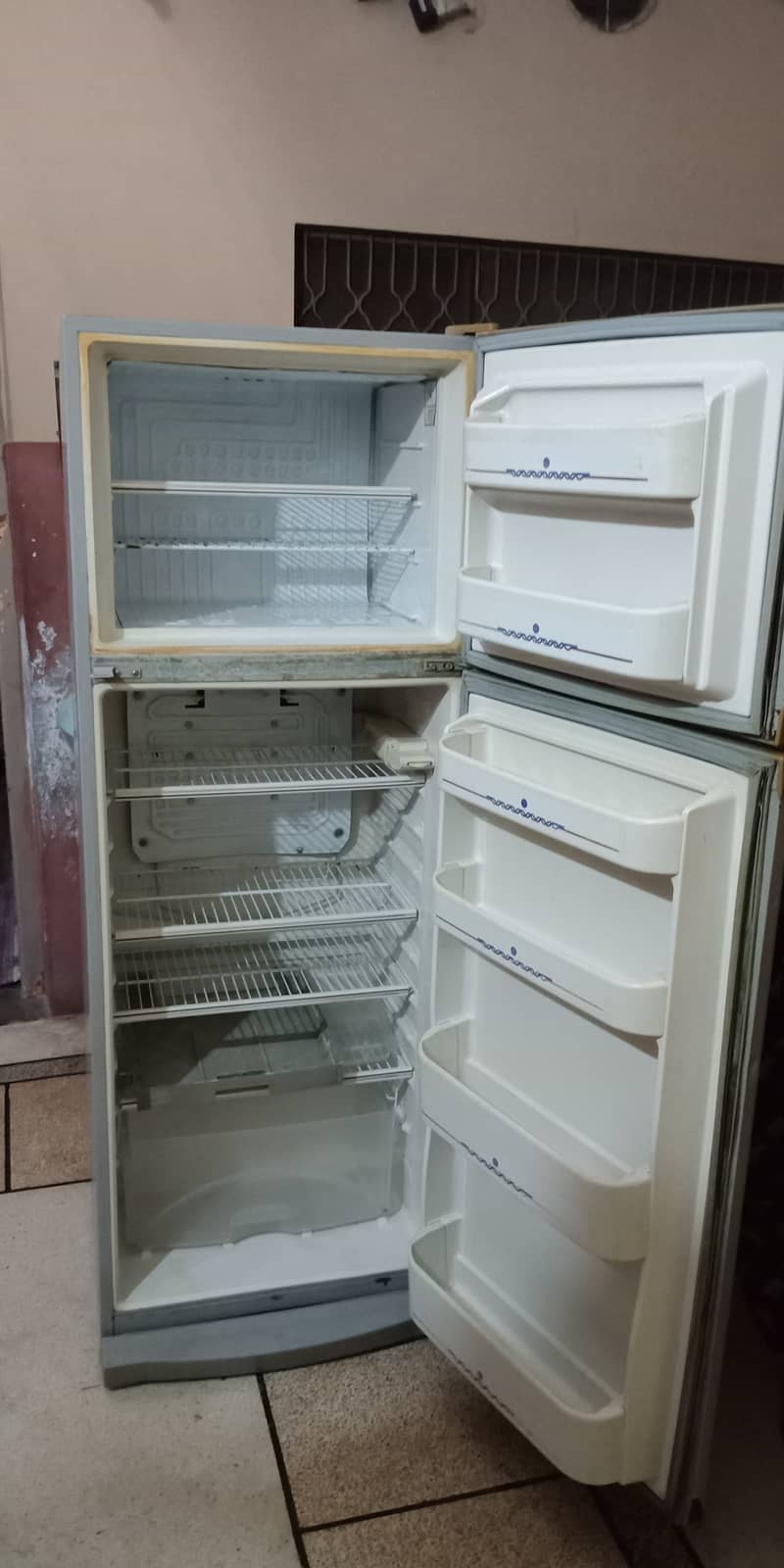 Dawlance fridge large size for sale 0