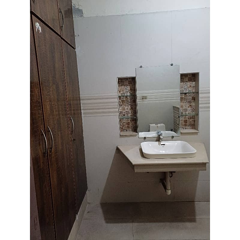 Centrally Located Upper Portion In Ismail City Is Available For Rent 5