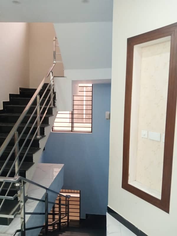 Available 10 marla Brand New house for rent in Bahria town phase 4 islamabad Rawalpindi 22