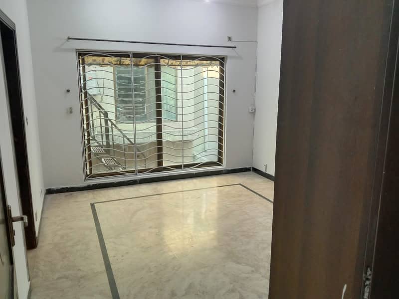 Available 10 marla portion for rent in Bahria town phase 4 4