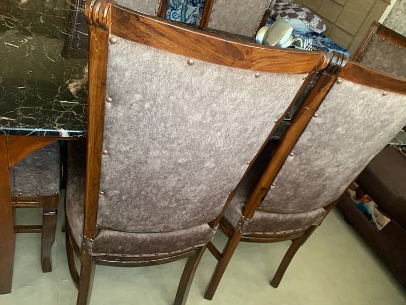 dining table  6 chairs  2 week use exelent  condition 5