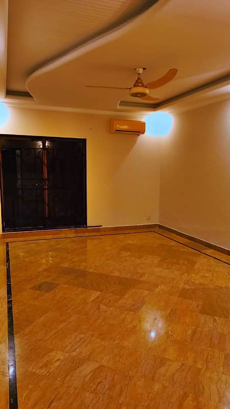 1 Kanal House For Rent in DHA Phase 4 Block AA 6