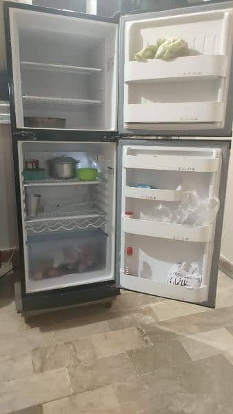 orient refrigerator medium size 10by10 conddition 2